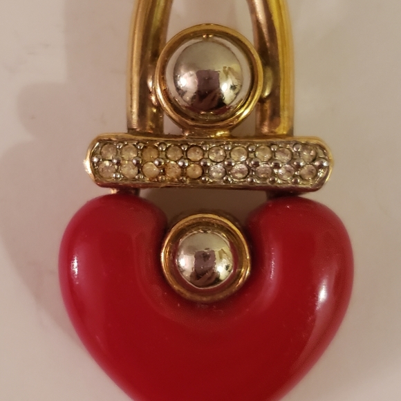 Red heart in lock pendant - Picture 2 of 4